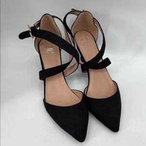 Journee Collection Black Heels w/ Sophisticated CrissCross Buckle Straps Size 11